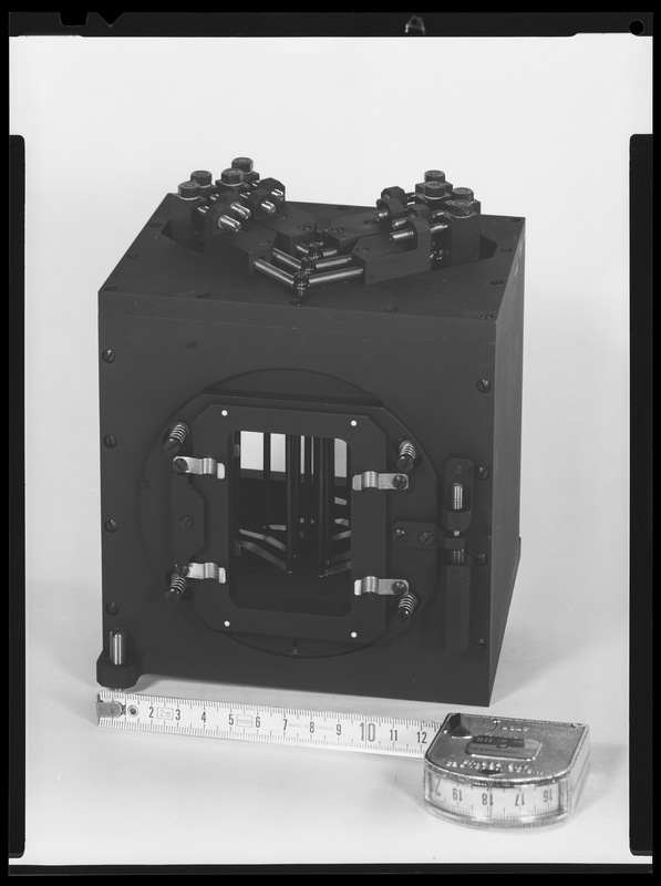 Ensemble double passage pour spectro MEIN - Atelier de mécanique de l'Observatoire de Paris (titre forgé) / [3 images]