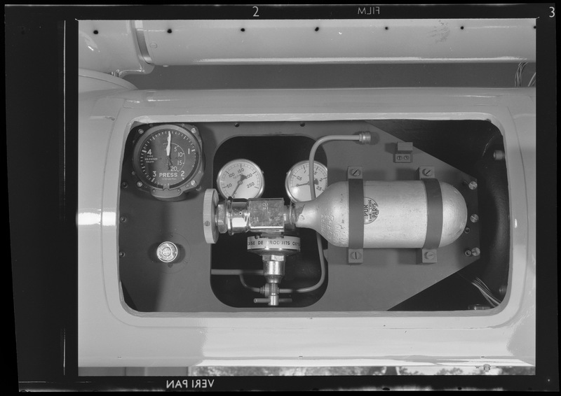 Instrument des passages Danjon, Observatoire de Paris : alimentation à hélium (titre forgé)