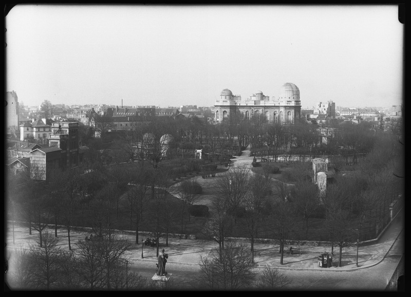 Vue générale des batiments et du parc de l'Observatoire de Paris depuis le 8e étage du 79, rue du Faubourg St Jacques, le 15 mars 1935 (titre forgé)