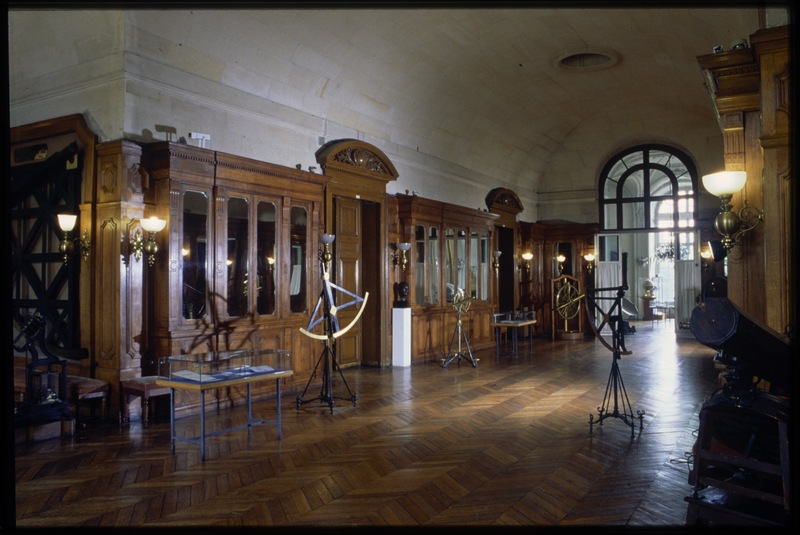 Grande Galerie (Musée) en 1998 - Observatoire de Paris, bâtiment Perrault. (titre forgé)