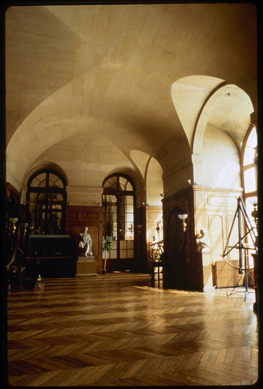 Grande Galerie (Musée) - Observatoire de Paris, batiment Perrault (titre forgé) / [4 images]