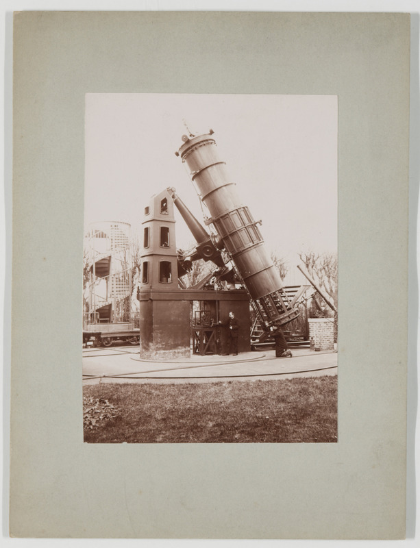 Observatoire de Paris. Le télescope de 1m20 en service (titre forgé) / [2 images]