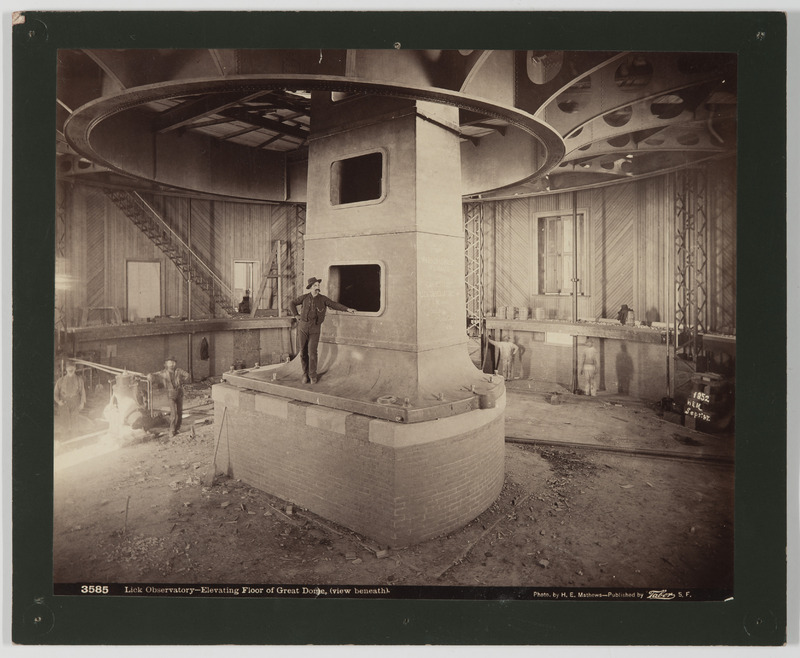 Lick Observatory : Elevating Floor of Great Dome [view beneath] (titre original)