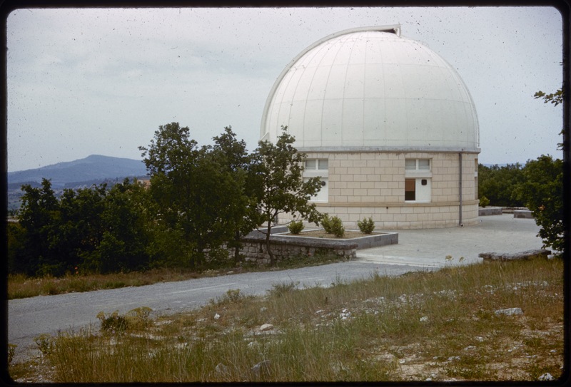 Coupole du télescope de 120 cm - Observatoire de Haute-Provence (titre forgé) / [4 images]