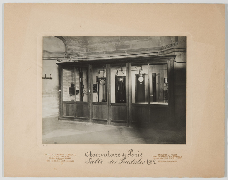 Observatoire de Paris : Salle des Pendules, 1912. Rez-de-chaussée de la rotonde Est (titre original)