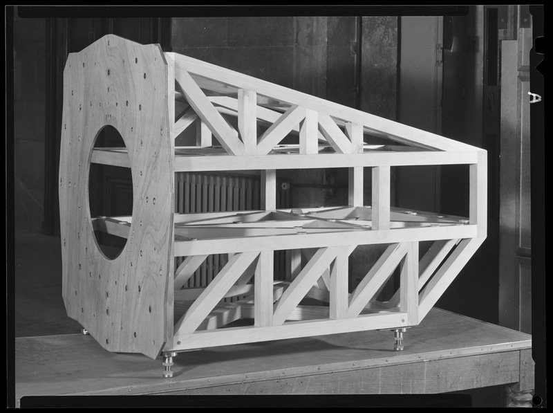 Maquette PHIRCOM (manip Ben Sammar). (Mars 1979) (titre forgé) / [3 images]