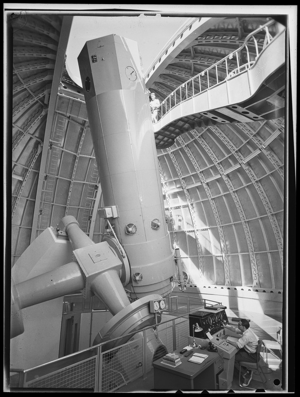 Télescope de 193cm. Observateurs Texereau et Leblondet - Observatoire de Haute-Provence (titre forgé)