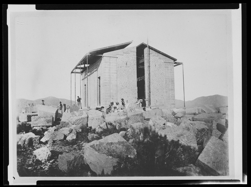 Observatoire de Nice en construction - abri du grand cercle méridien [Juillet 1882-Avril 1885] (titre forgé)