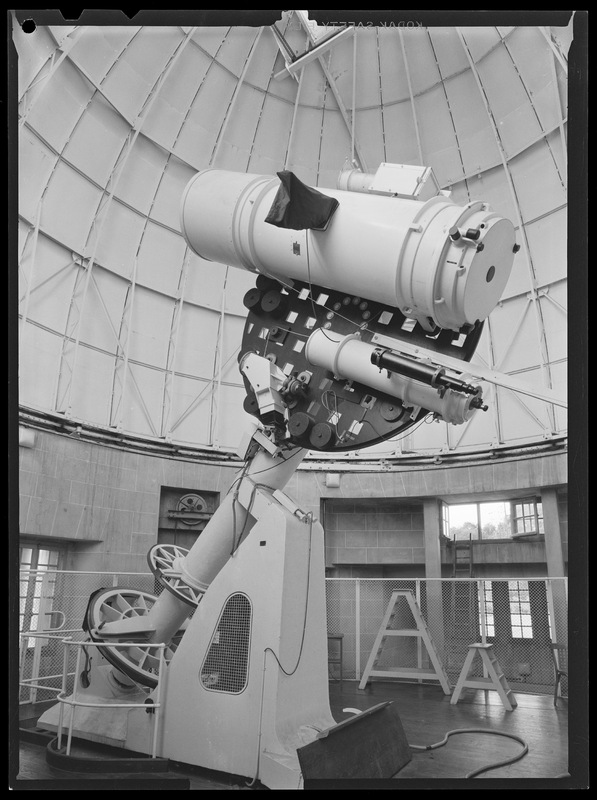 La table équatoriale avec le télescope de Schmidt - Observatoire de Meudon (titre forgé)