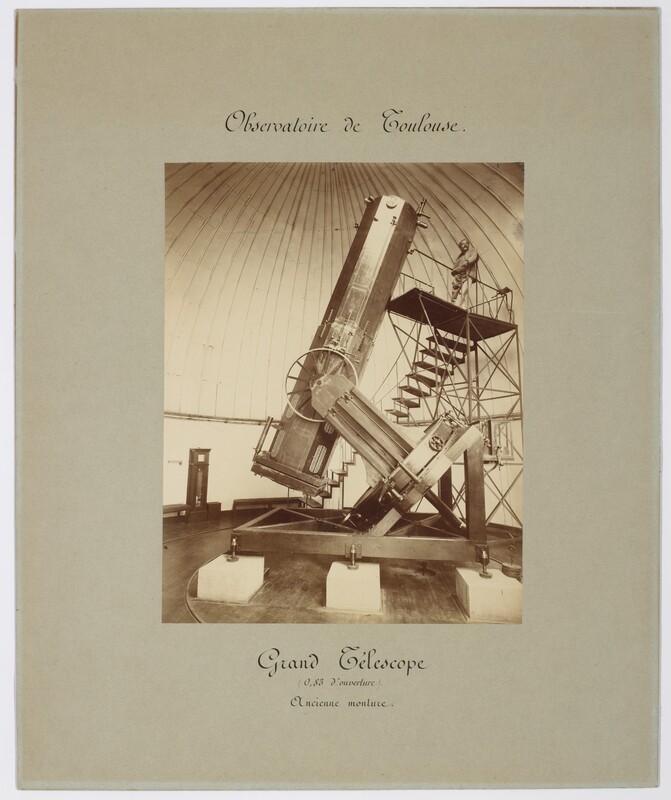 Observatoire de Toulouse : grand télescope [Om83 d’ouverture], ancienne monture. (titre original)