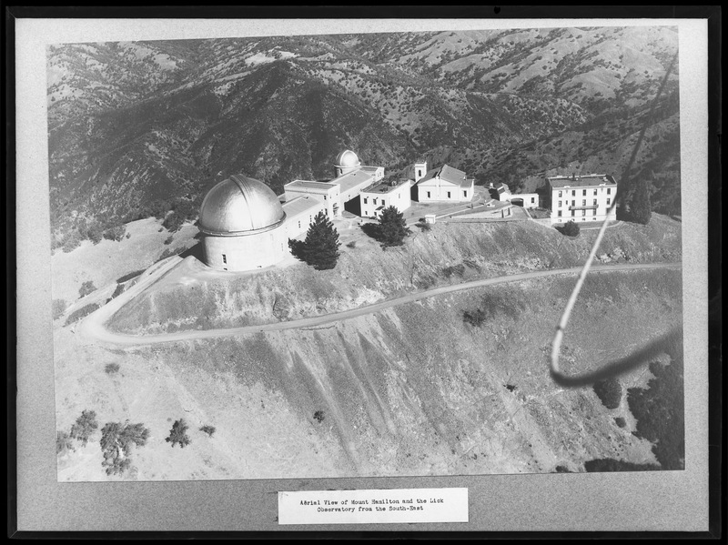 Observatoires Mt Hamilton et Lick - Vue aérienne (titre forgé)