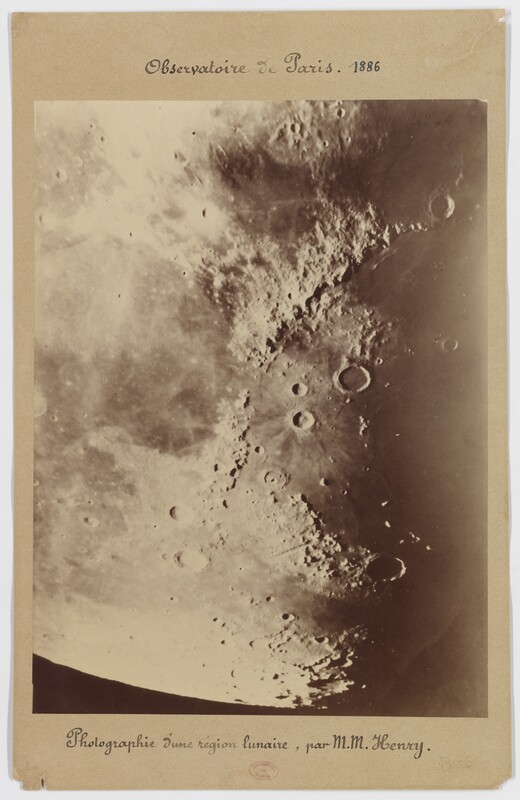 Photographie d’une région lunaire, par MM. Henry. Observatoire de Paris, 1886 (titre original)