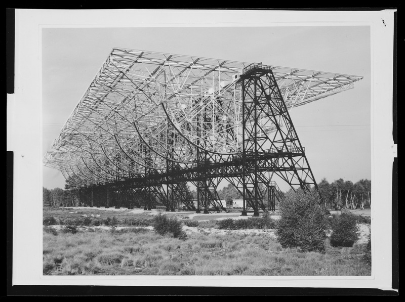 Grand radiotélescope, Miroir mobile - Station de radioastronomie de Nançay (titre forgé)