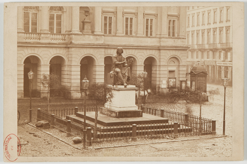 Statue de Copernic à Varsovie (titre forgé)