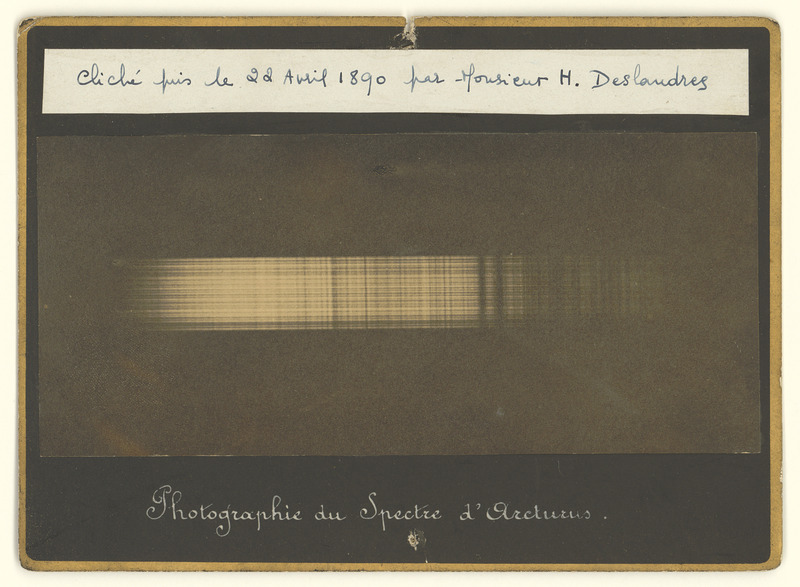 Photographie du spectre d’Arcturus. Cliché pris le 21 avril 1890 par Monsieur H. Deslandres (titre original)