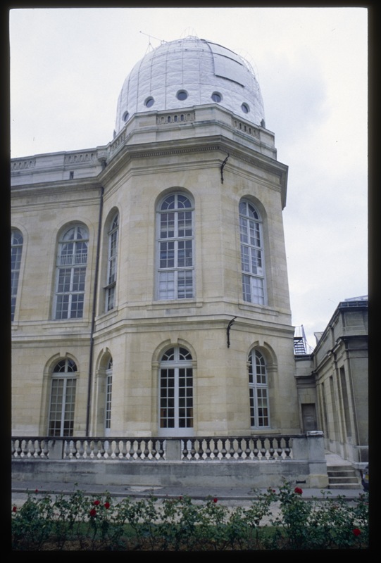 Façade sud du bâtiment Perrault, tour est en 1998 - Observatoire de Paris (titre forgé)