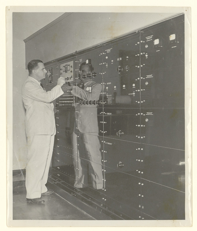 Observatoire de Rio de Janeiro [Brésil] : Salle des machines. (titre forgé)