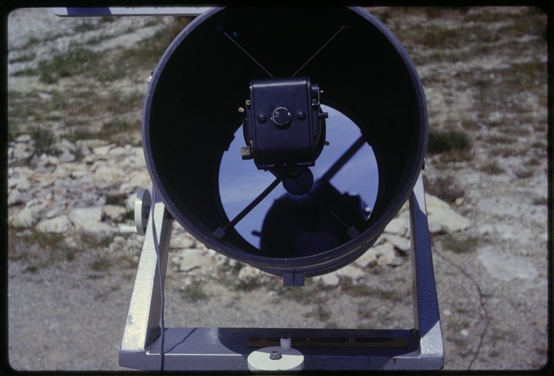 Télescope F/2, miroir et appareil de prises de vue - Expérience Blamont, Observatoire de Haute-Provence (mai 1962) (titre forgé)