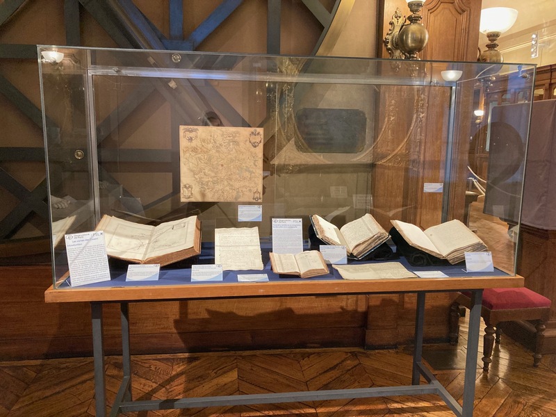 Vitrine ouest de la Grande Galerie