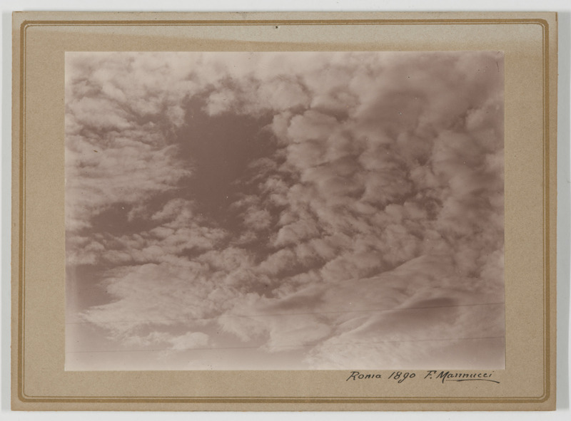 Photographies de nuages, par Federico Manucci (titre forgé), Roma 1890. F.Manucci (titre original)