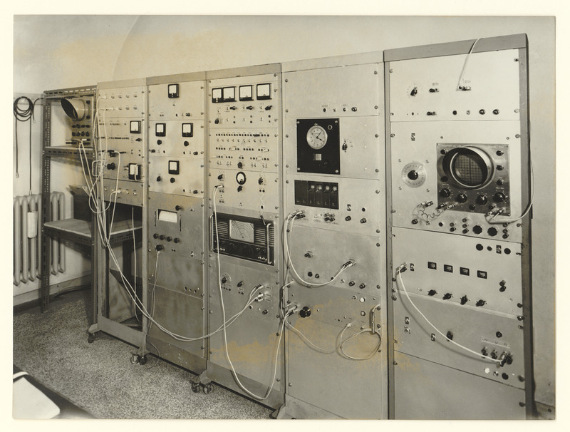 Observatoire de Brera, Milan [Italie]. Salle des machines du Service de l'Heure. (titre forgé)