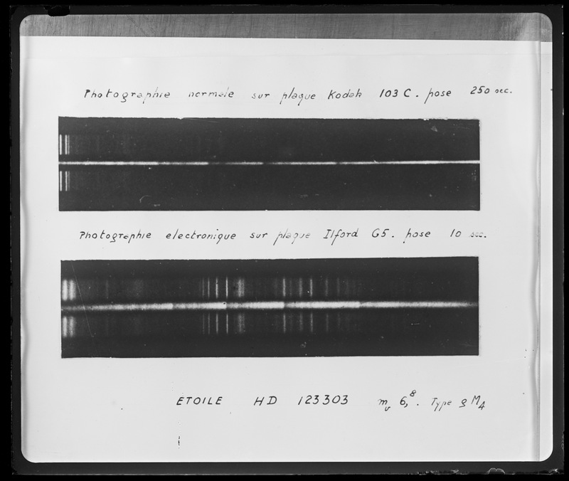 Spectres de l'étoile H.D. 123303 1) spectre obtenu par la photographie normale 2) spectre obtenu avec le télescope électronique- Cliché Observatoire de Haute-Provence (titre forgé)