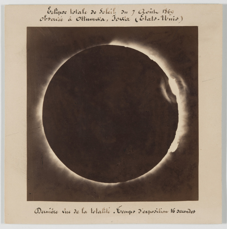 Eclipse totale de soleil du 7 août 1869 observée à Ottumwa, Iowa [Etats-Unis] : dernière vue de la totalité [temps d’exposition 16 secondes] (titre original)