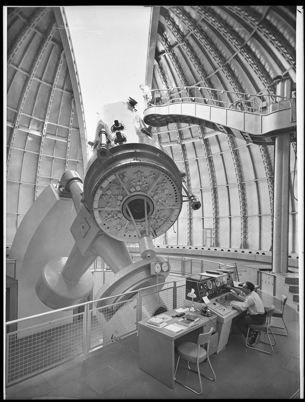 Télescope de 193cm. Observateurs Texereau et Leblondet - Observatoire de Haute-Provence (titre forgé)