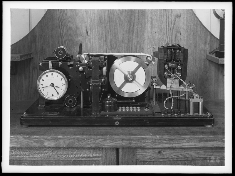 Chronographe Lepaute de l'équatorial photo-visuel (titre forgé)