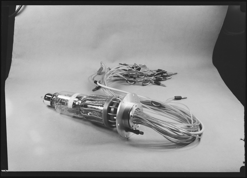 Cellule photoélectrique (vers 1948) - Photomultiplicateur 