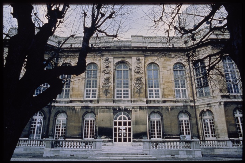 Observatoire de Paris - façade sud du batiment Perrault (titre forgé) / [2 images]