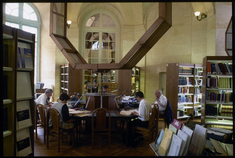 Observatoire de Paris - Rotonde est- Salle de lecture de la bibliothèque 20/06/97 (titre forgé) / [10 images]