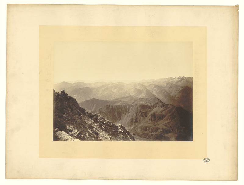 Vue sur les Pyrénées depuis l'Observatoire du Pic du Midi (titre forgé)