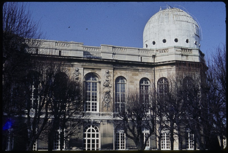 Observatoire de Paris - façade sud du batiment Perrault (titre forgé) / [3 images]