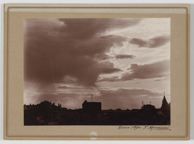 Photographies de nuages, par Federico Manucci (titre forgé), Roma 1890. F.Manucci (titre original)