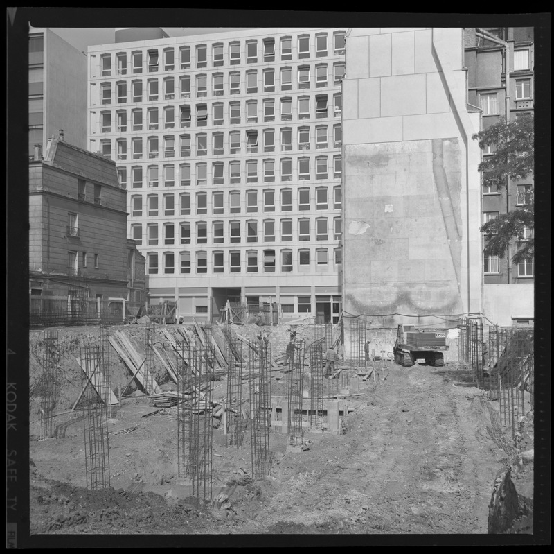 Construction du bâtiment B au 77, avenue Denfert-Rochereau [1977-1978] (titre forgé) / [31 images]