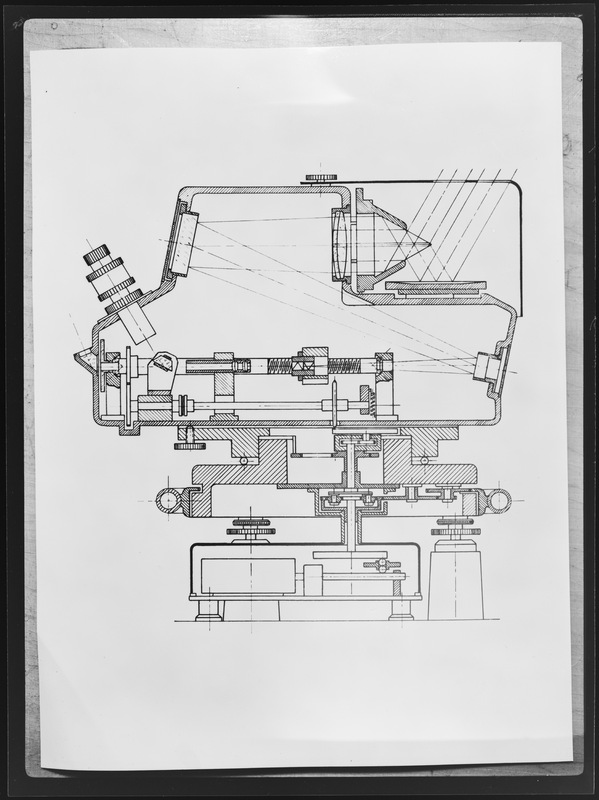 Astrolabe Danjon. Coupe intérieure de l'instrument (titre forgé)