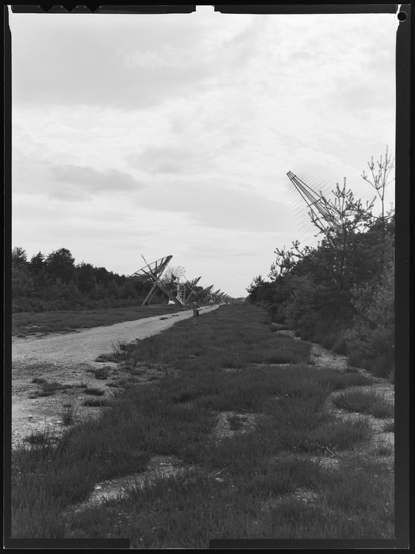 Radiohéliographe - Station de radioastronomie de Nançay (Cher) (titre forgé)