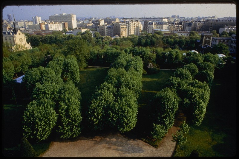 Observatoire de Paris - Vue des jardins côté sud depuis le toit du batiment Perrault (titre forgé) / [3 images]