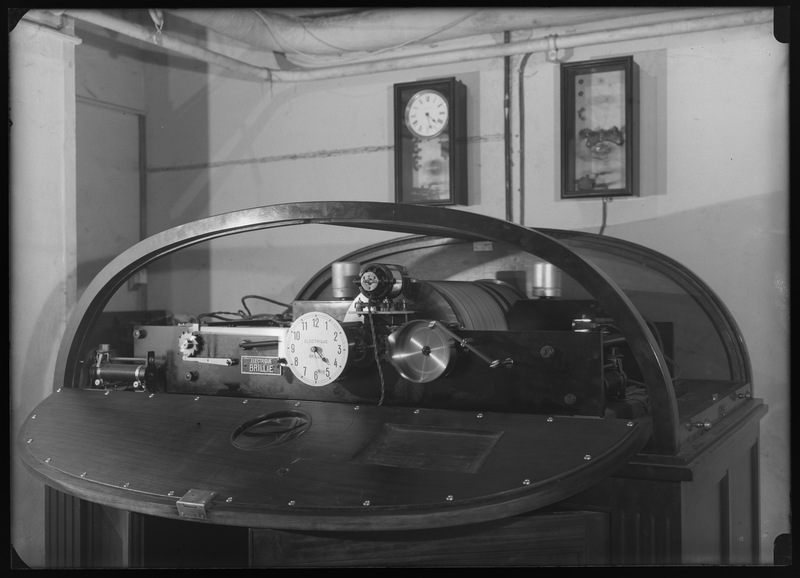 Horloge parlante Brillié (23 octobre 1934) - Observatoire de Paris (titre forgé)