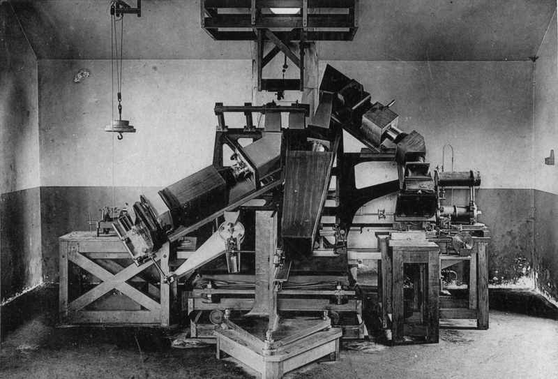 Observatoire de Meudon : petit spectrohéliographe en 1906 (titre original)